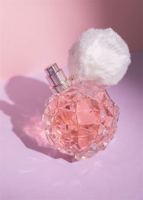 ariana grande perfume ari smell.